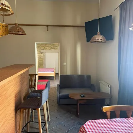Duna&soľná Jaskyňa Casa de hóspedes Komárno